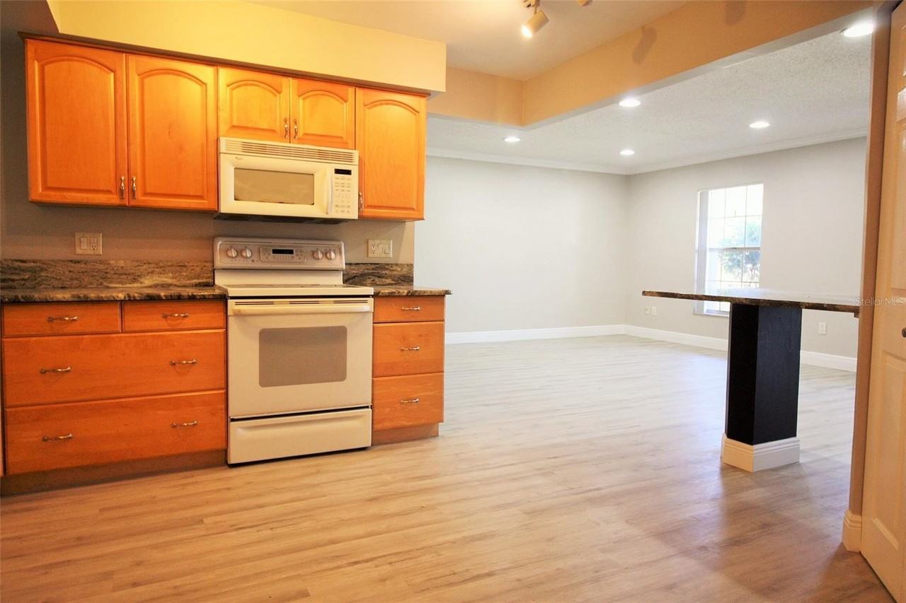 109 Donnington Ct #109 - Photo 3 of 14