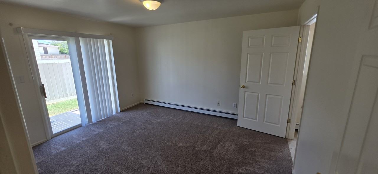 488 Coronado Ct #B - Photo 3 of 7