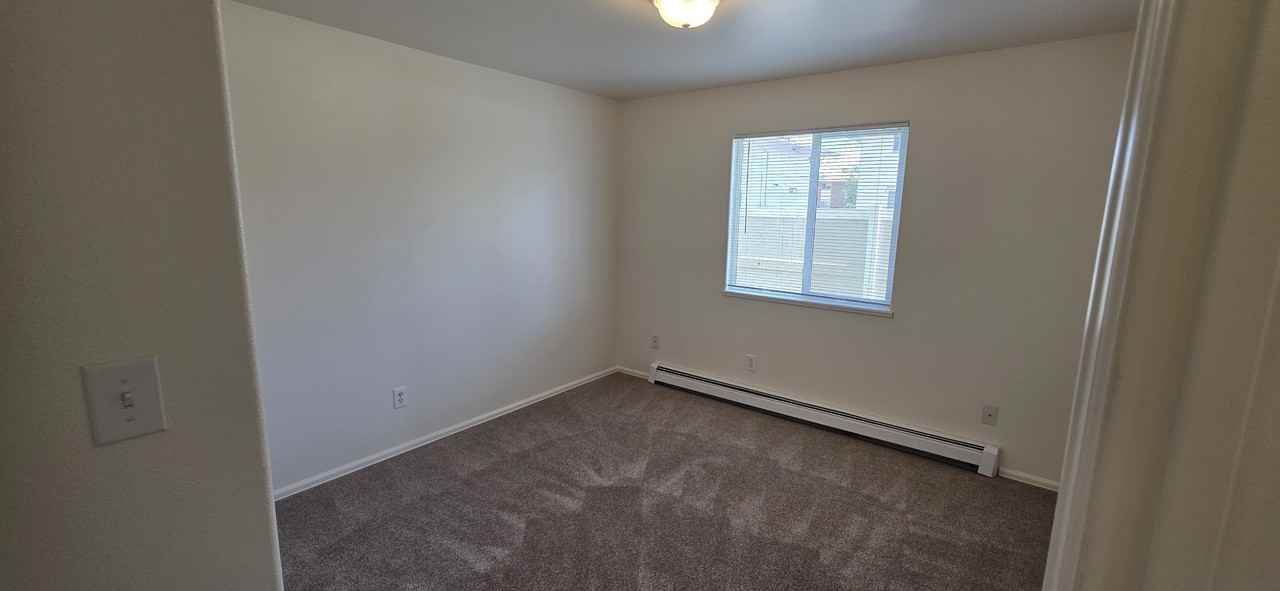 488 Coronado Ct #B - Photo 5 of 7