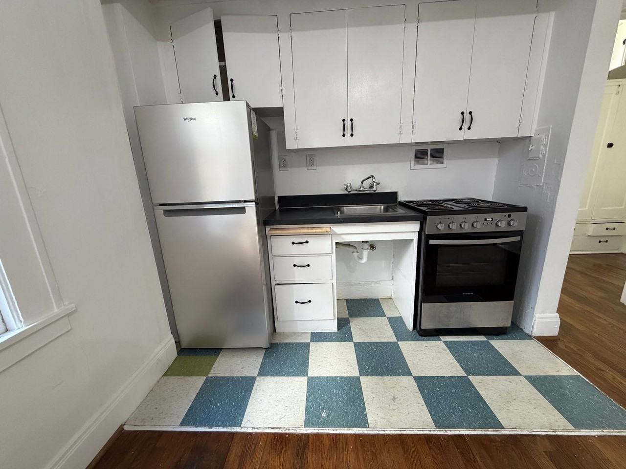 Greenway Apartments - Photo 6 of 50