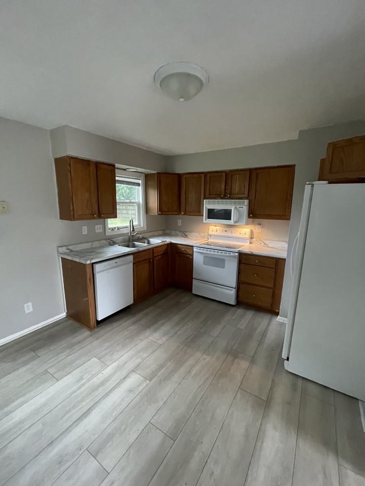 453 E Granger Ave #1 - Photo 2 of 6