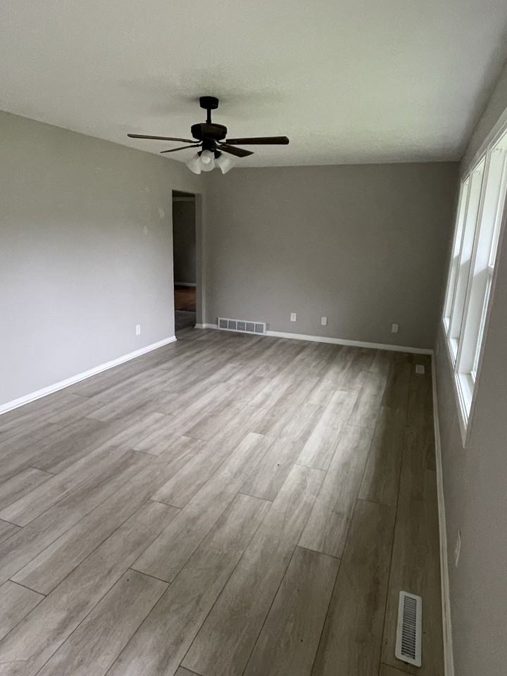 453 E Granger Ave #1 - Photo 3 of 6