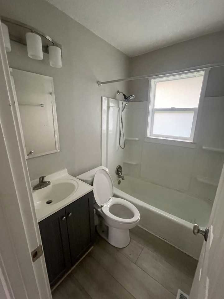 453 E Granger Ave #1 - Photo 5 of 6