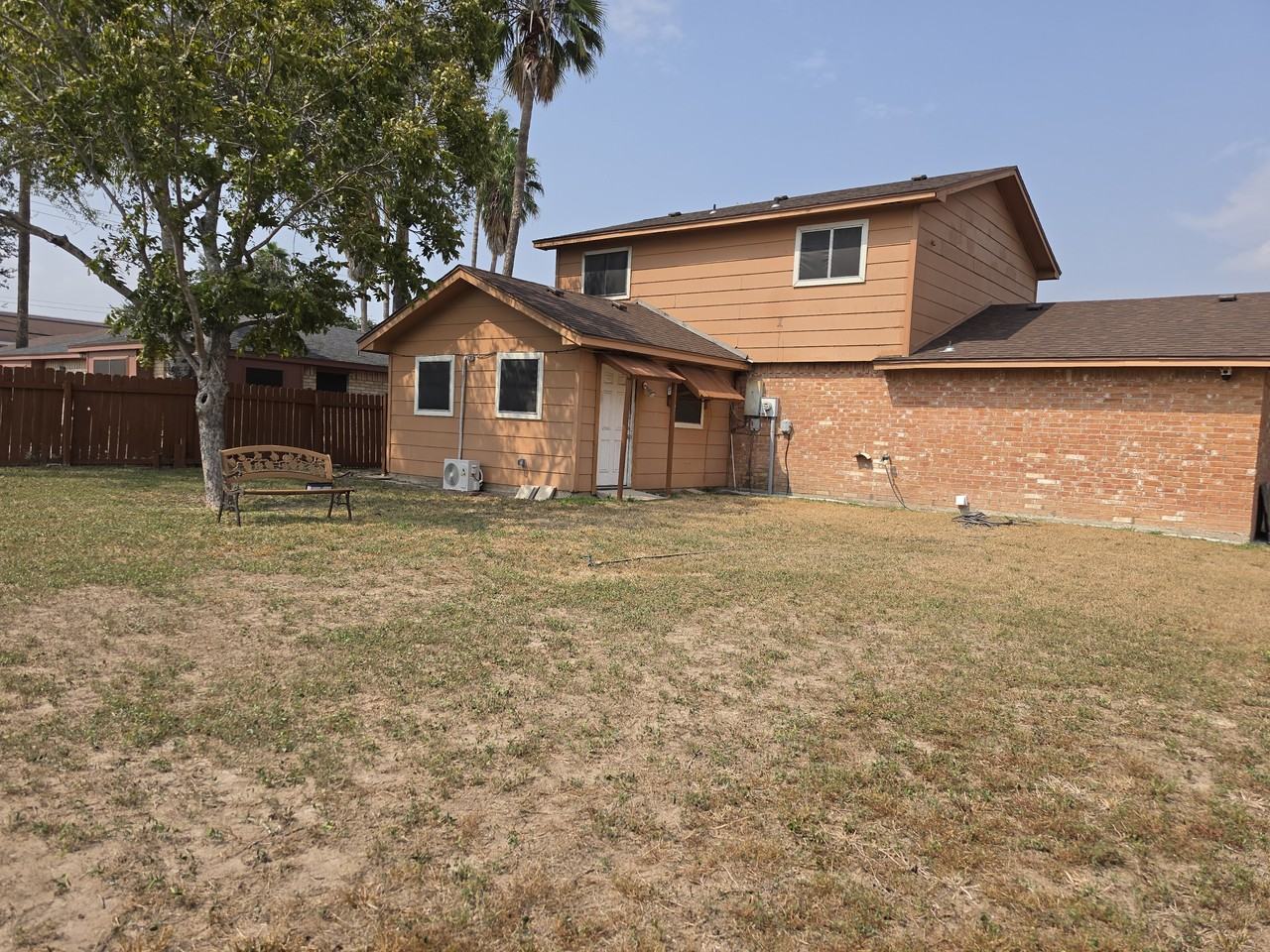 2813 Eagle Ave #1 - Photo 3 of 4