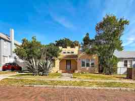 featured image of 835 16th Ave S #1