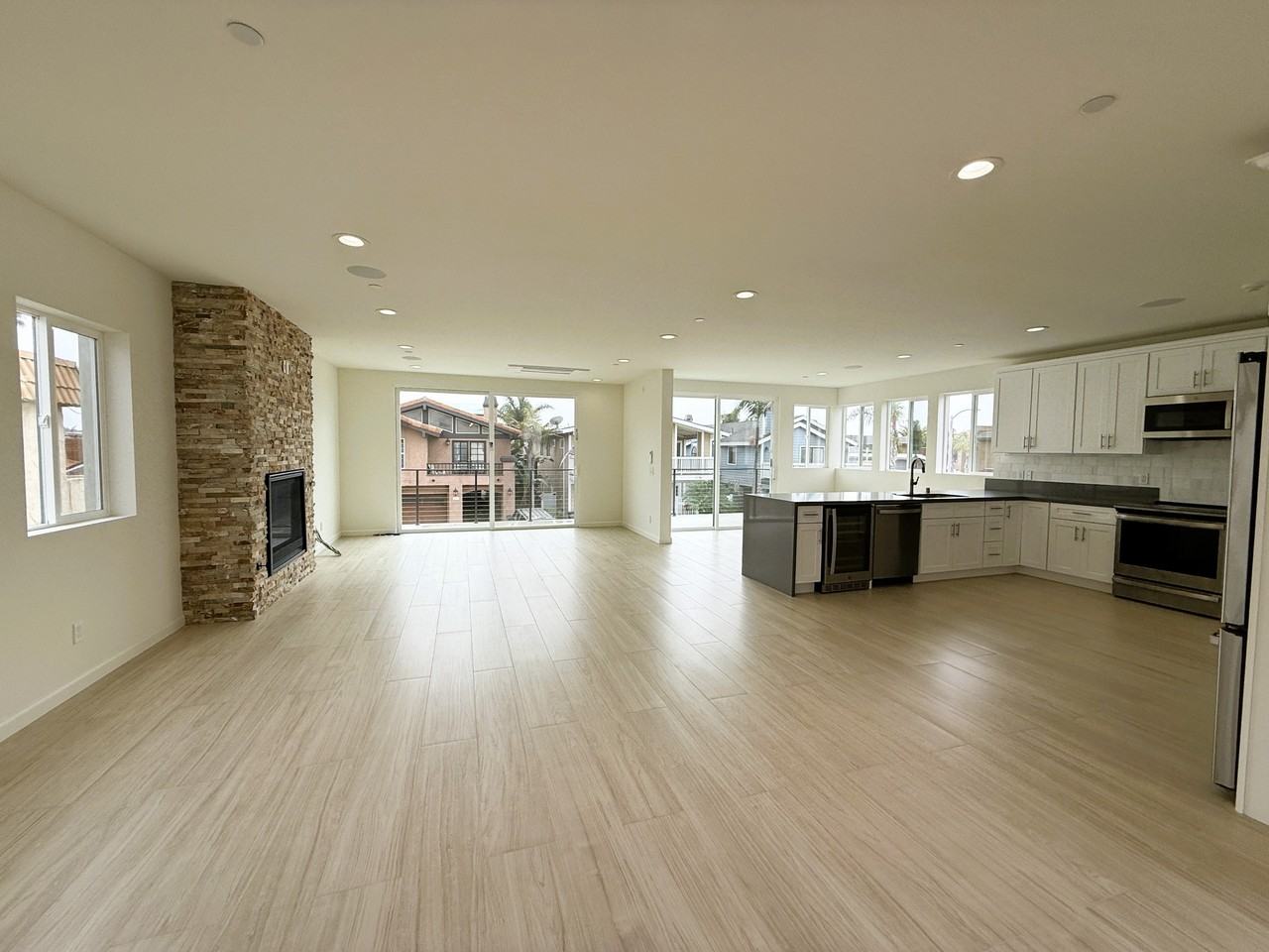 5135 Seabreeze Way #1 - Photo 5 of 17