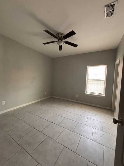 2001 Garden Ridge Dr #3 - Photo 6 of 9