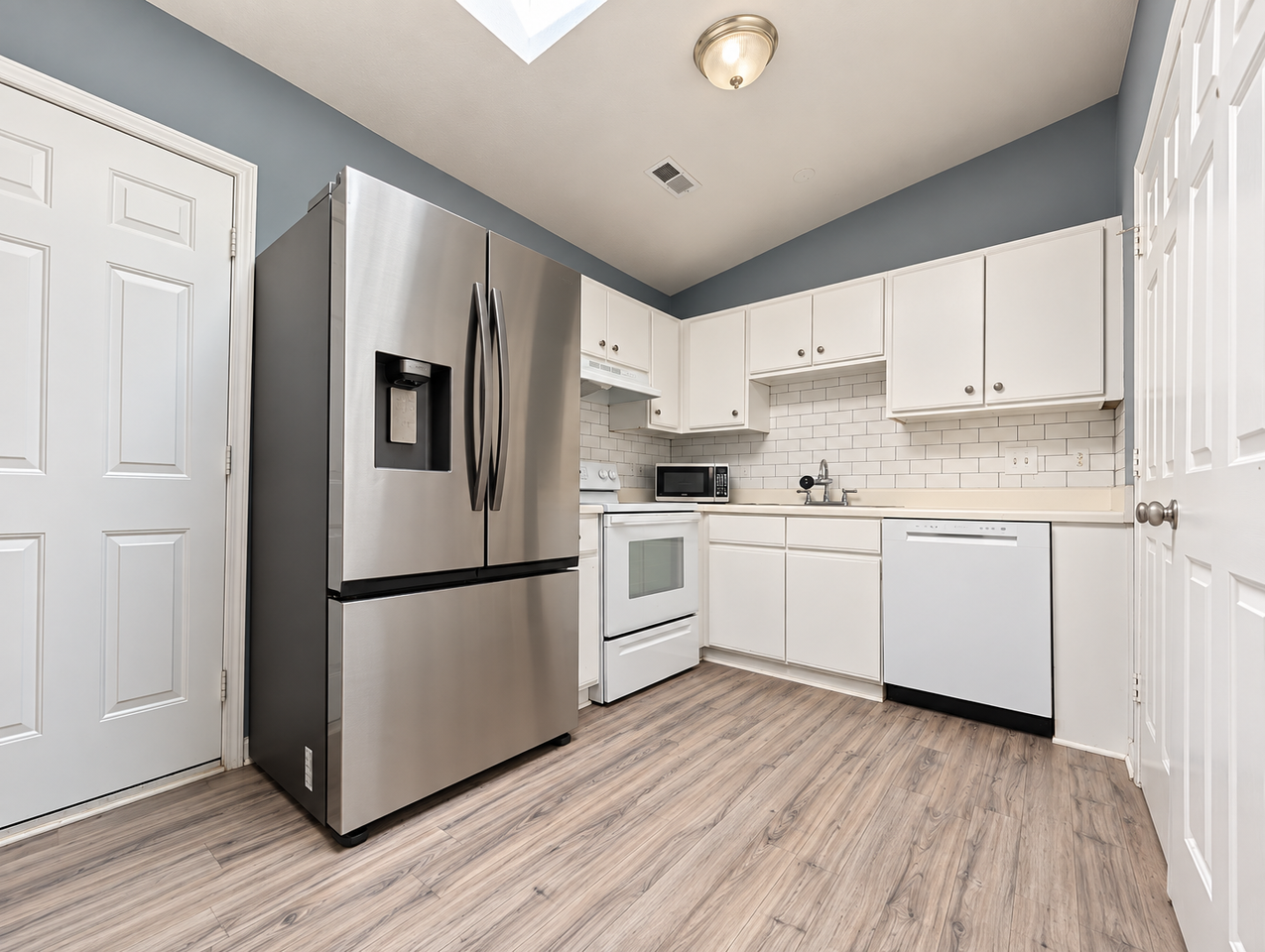 17 Beckham Pl #1 - Photo 4 of 12