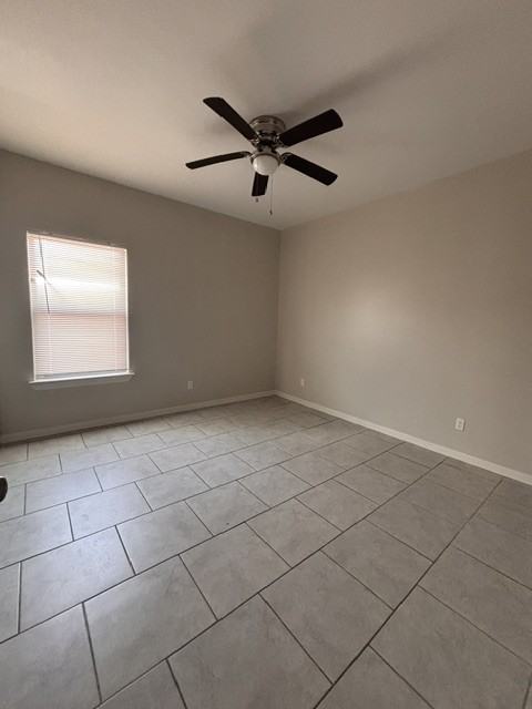 2002 Garden Ridge Dr #4 - Photo 5 of 8