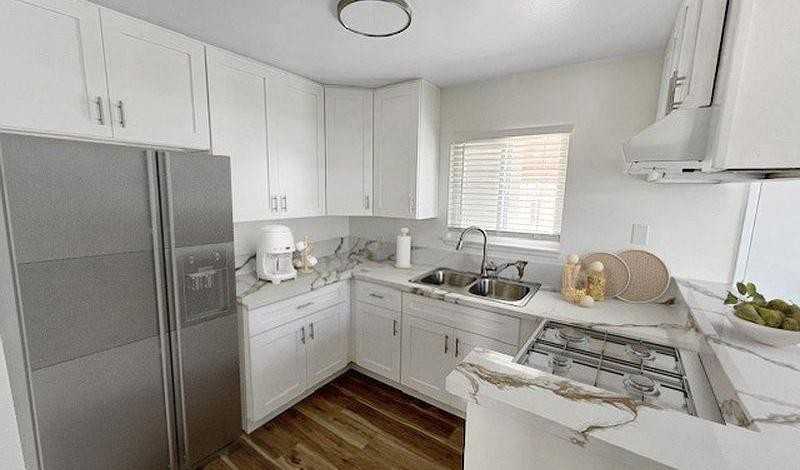 1330 W 57th St - Photo 2 of 7