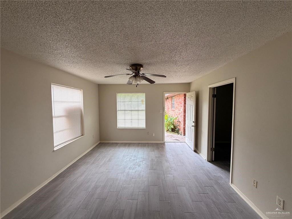 2417 Tamarack Ave #C - Photo 3 of 9