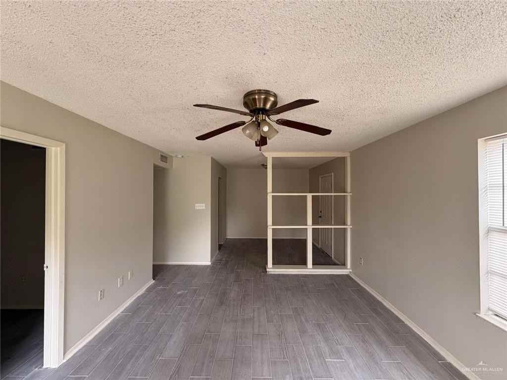 2417 Tamarack Ave #C - Photo 4 of 9