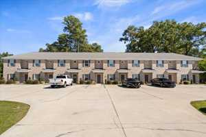 featured image of 475 3rd Loop Rd #1