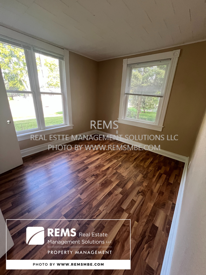 222 Mill St. - Photo 5 of 16
