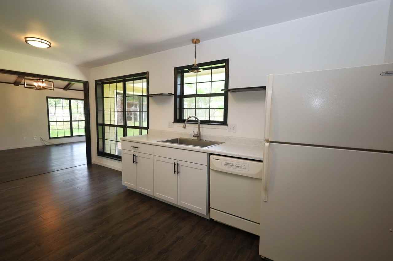 2208 Northwood Cir - Photo 7 of 26