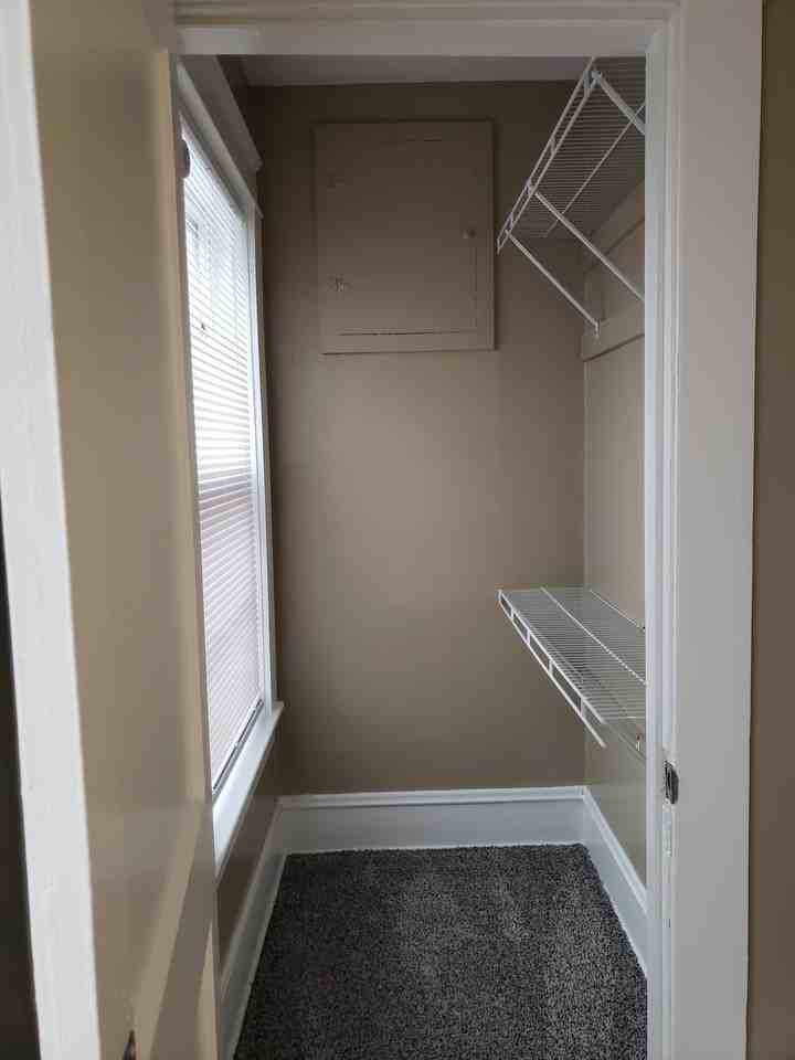 1222 W 26th St #4 - Photo 4 of 10