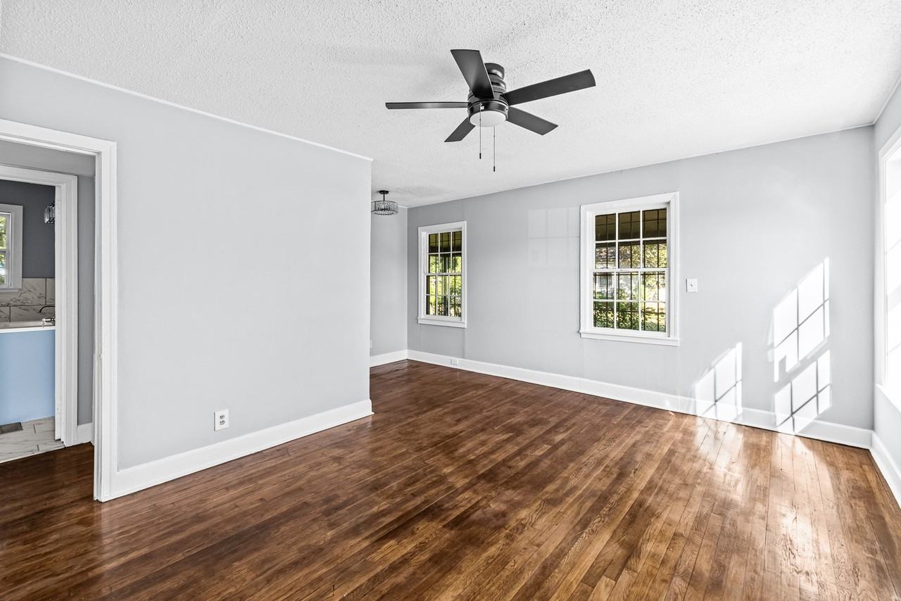 724 Graymont Ave W #1 - Photo 6 of 14