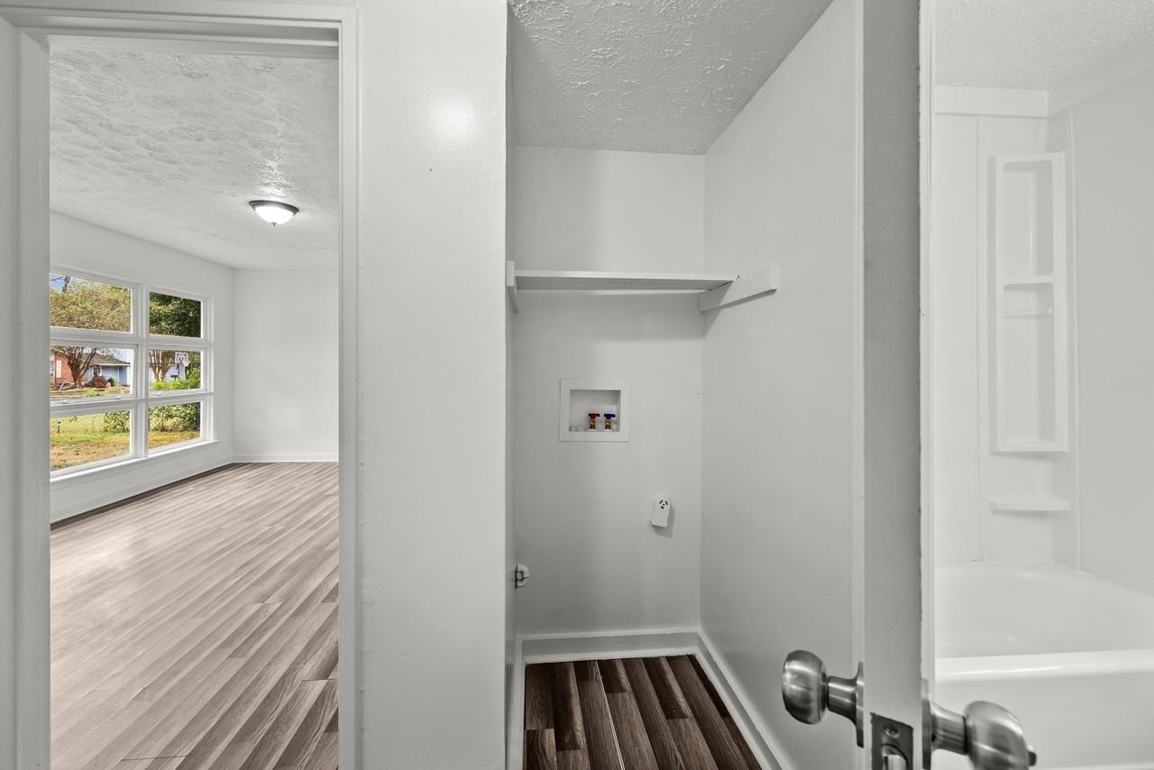 341 Chisholm St #1 - Photo 7 of 15