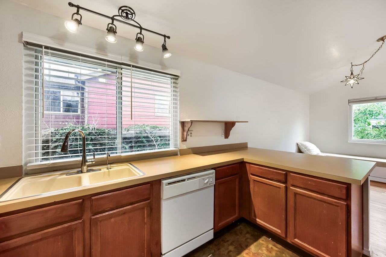 3838 Fredericks Ct - Photo 5 of 22