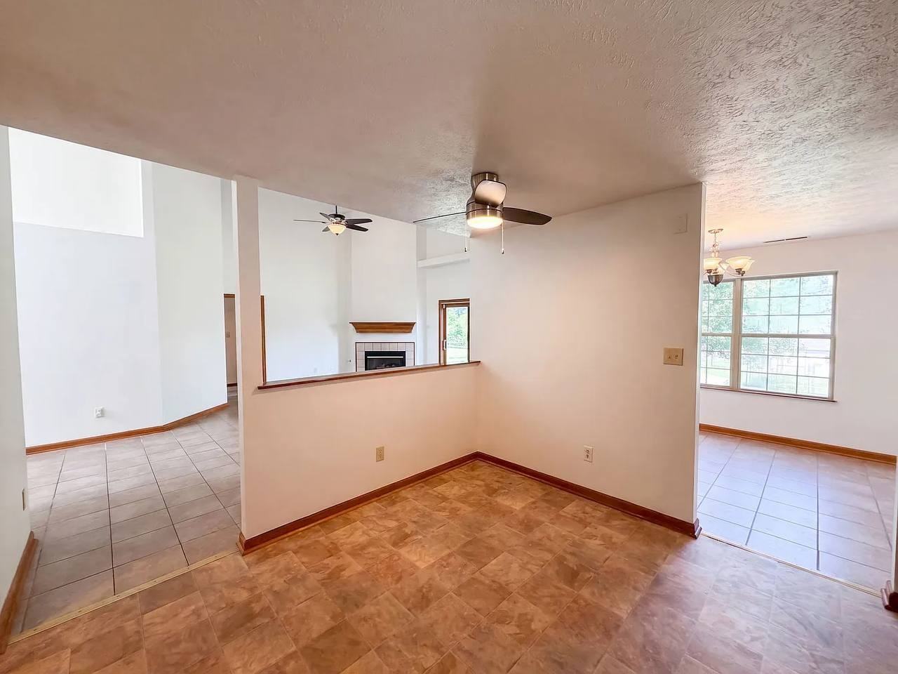 10049 Ironway Drive - Photo 6 of 10