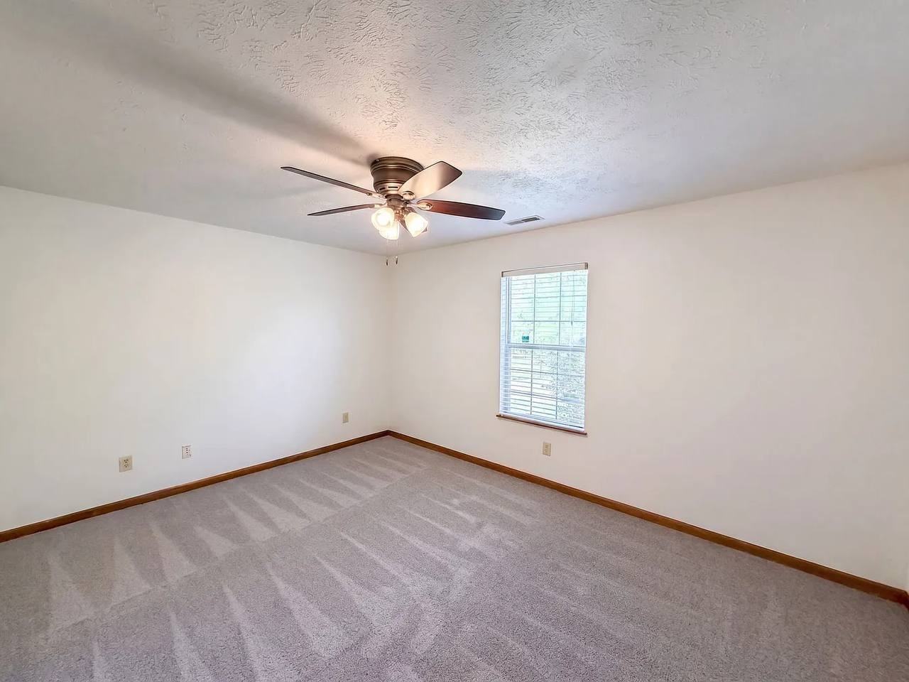10049 Ironway Drive - Photo 7 of 10