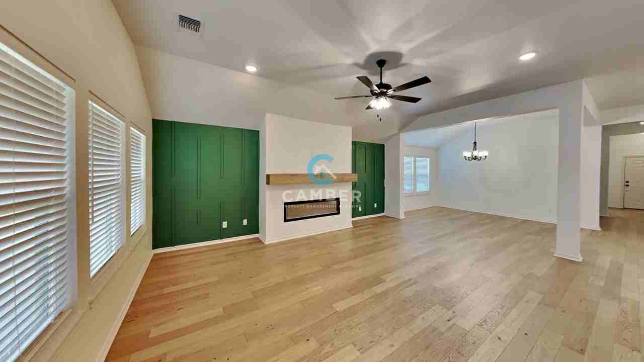 701 Caladium Dr - Photo 5 of 25