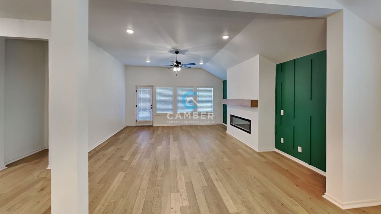 701 Caladium Dr - Photo 6 of 25