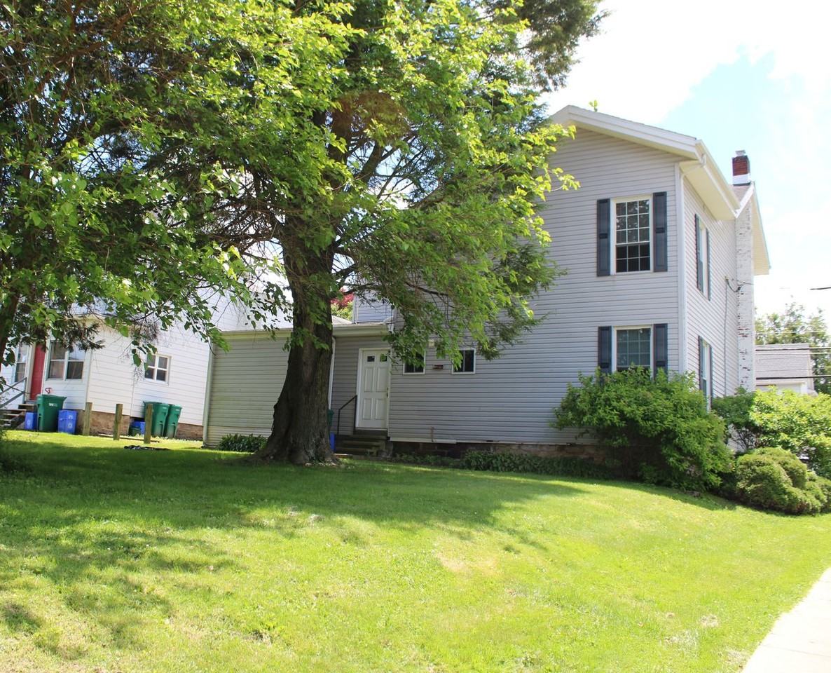 975 Church St - Photo 2 of 25