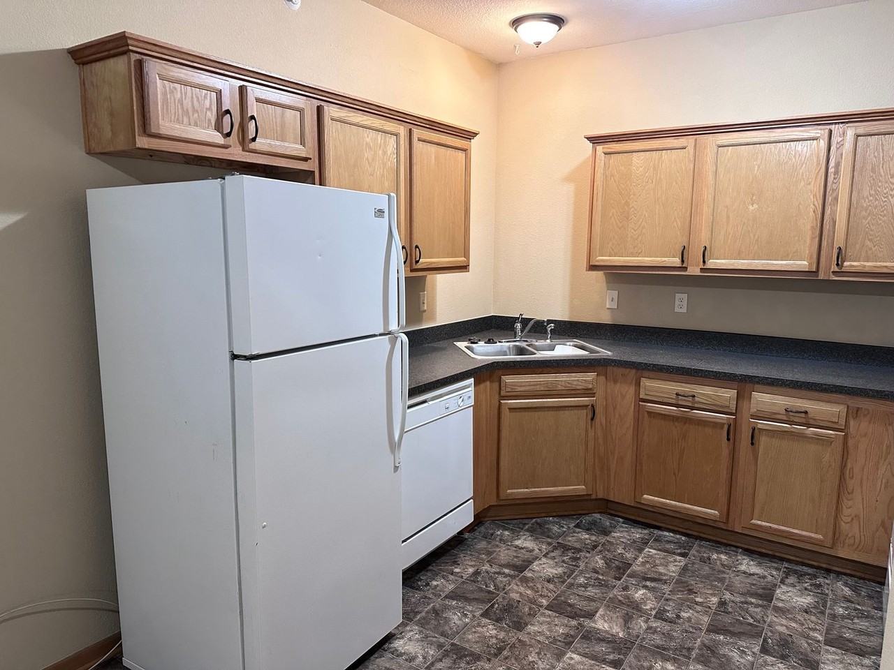 900 Ne Deer Creek Dr - Photo 3 of 13