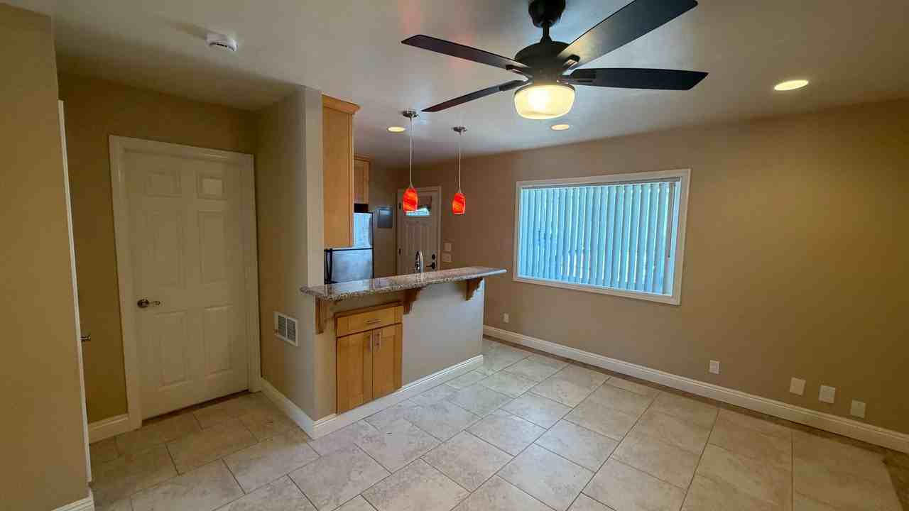 2166 Montgomery Ave #E - Photo 5 of 9