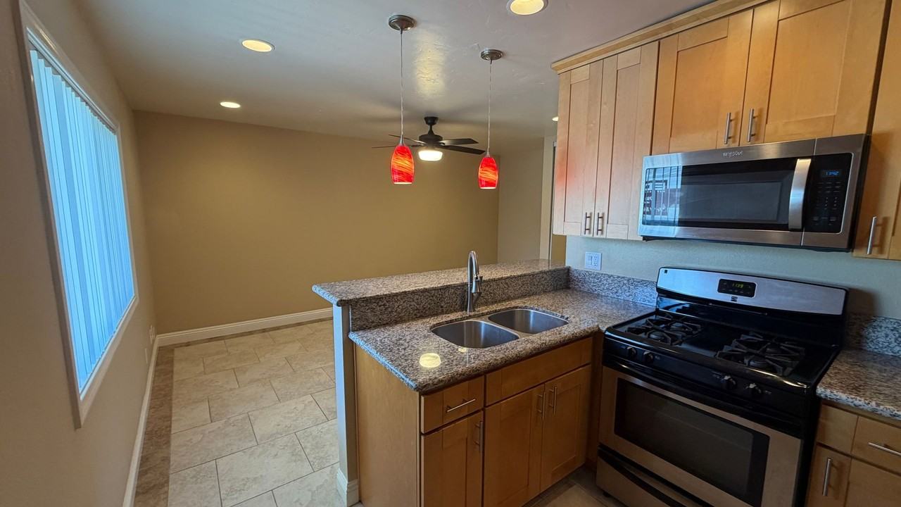 2166 Montgomery Ave #E - Photo 2 of 9