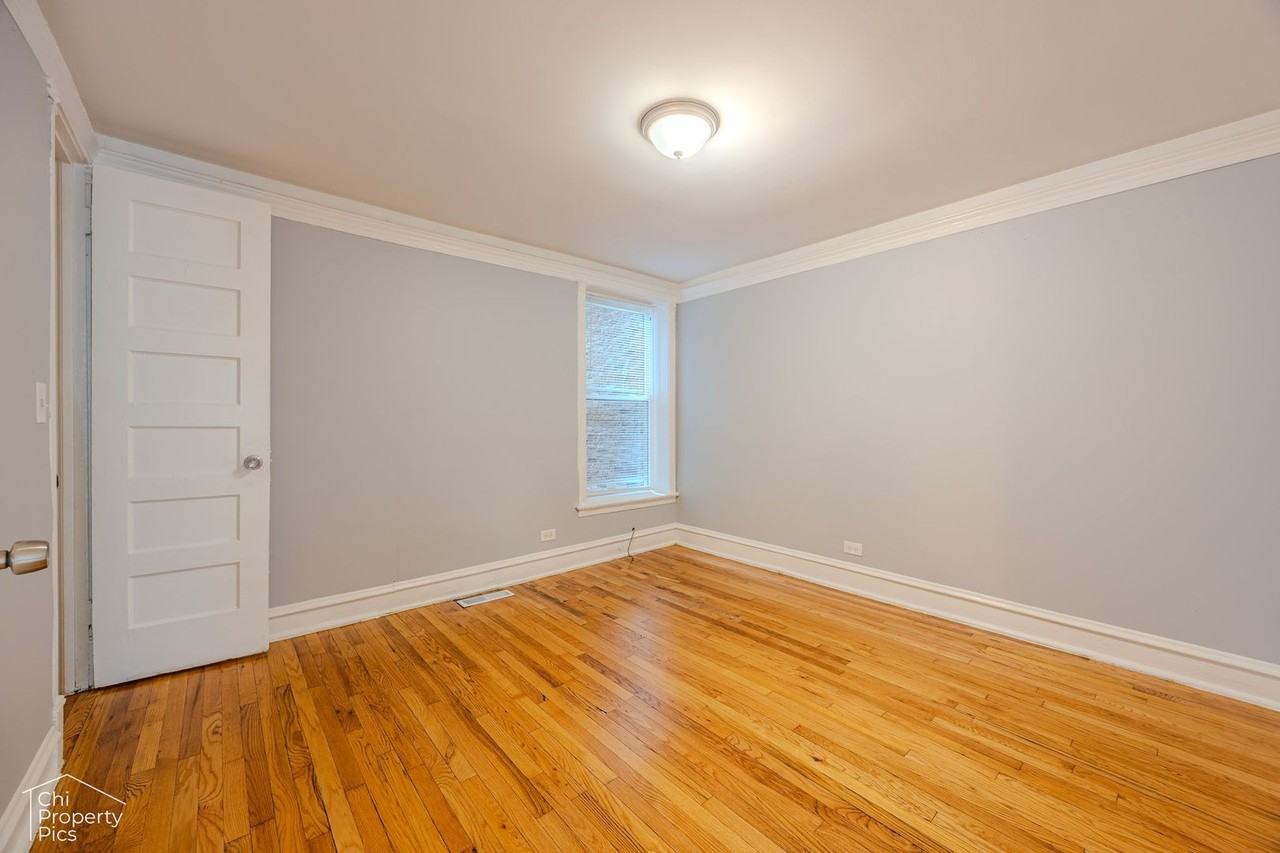 515 E 60th St. - Photo 4 of 29