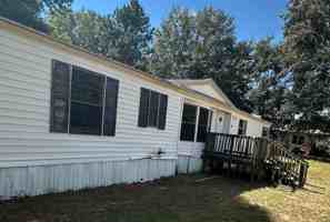featured image of 552 Harbor Dr