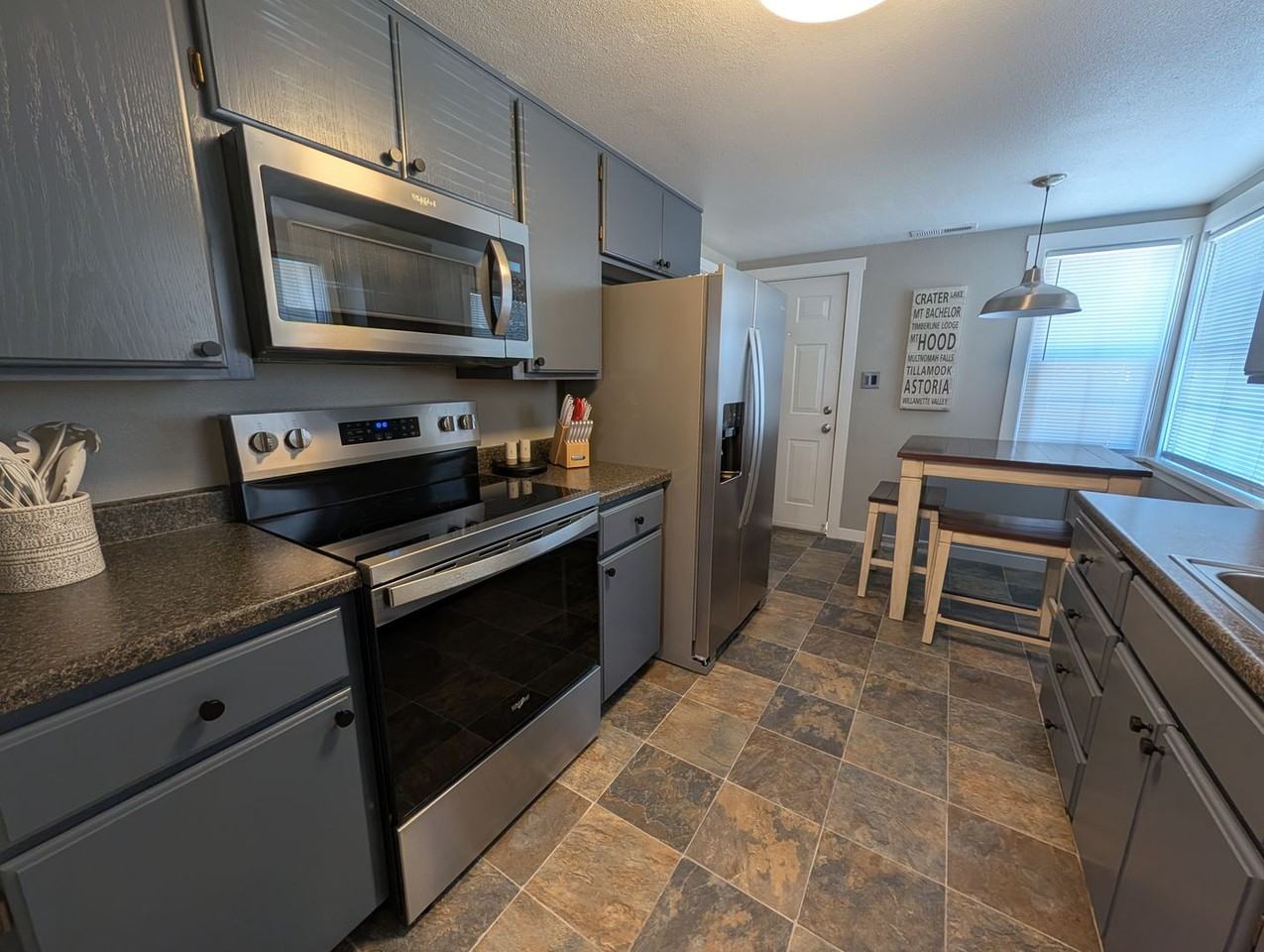 660 N Oregon St - Photo 6 of 34