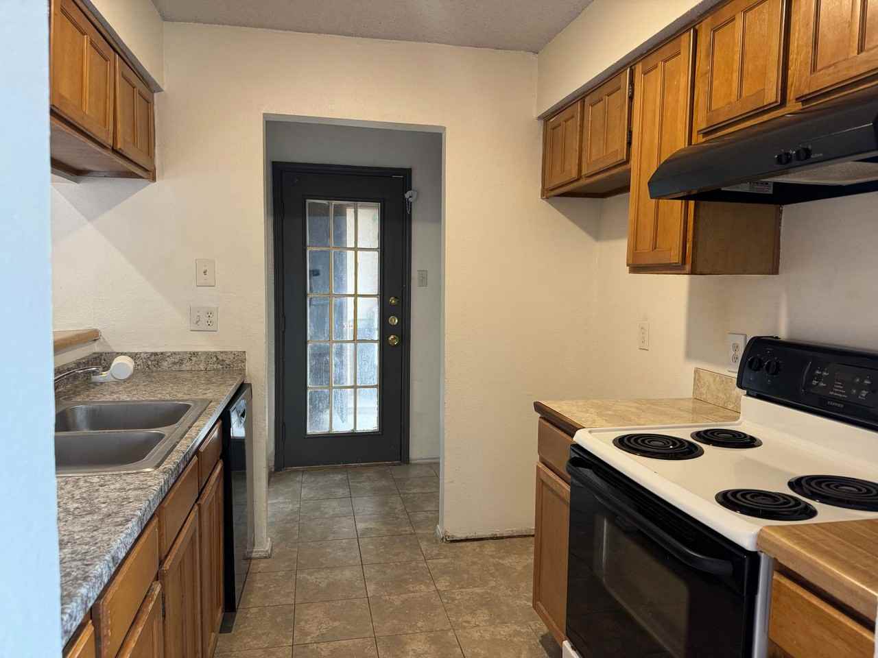 722 Woodland Ct - Photo 5 of 10
