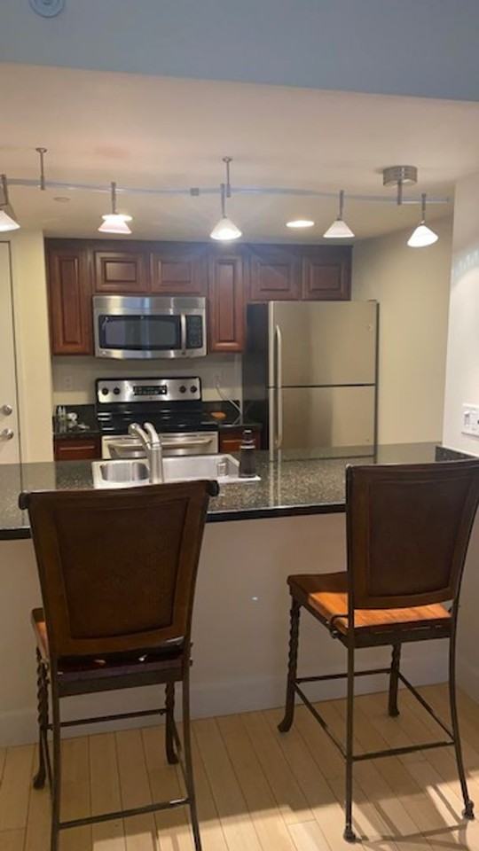 450 N Arlington Ave #407 - Photo 3 of 23