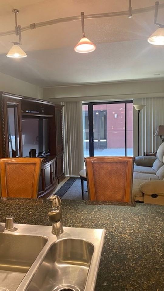 450 N Arlington Ave #407 - Photo 7 of 23