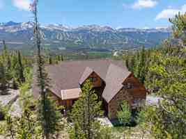 featured image of 26 Dunkin Dr
