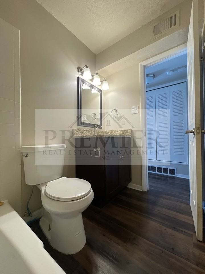 6039 Barton Dr - Photo 3 of 18