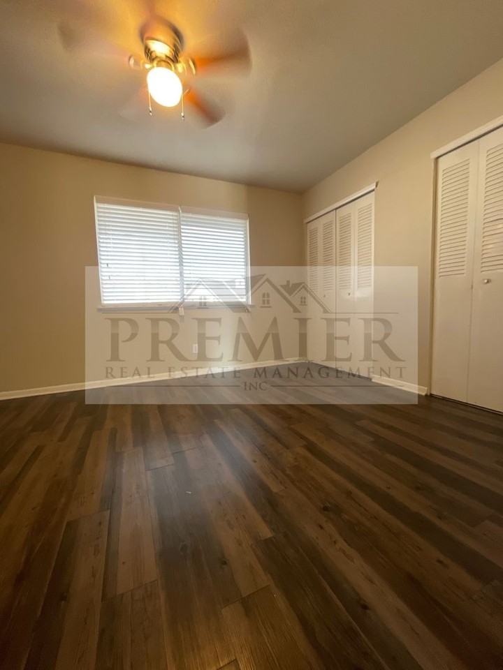 6039 Barton Dr - Photo 5 of 18