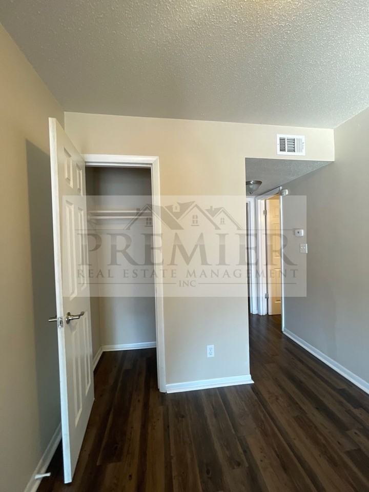 6039 Barton Dr - Photo 7 of 18