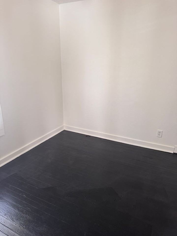 4515 Chestnut Ave - Photo 4 of 9