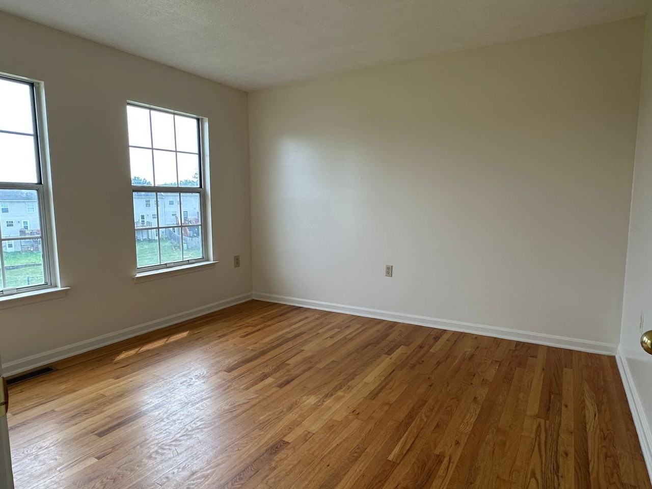109 Parkside Dr - Photo 7 of 11
