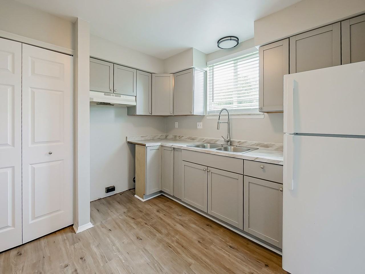 219 219 Summit Ridge Dr - Photo 2 of 26