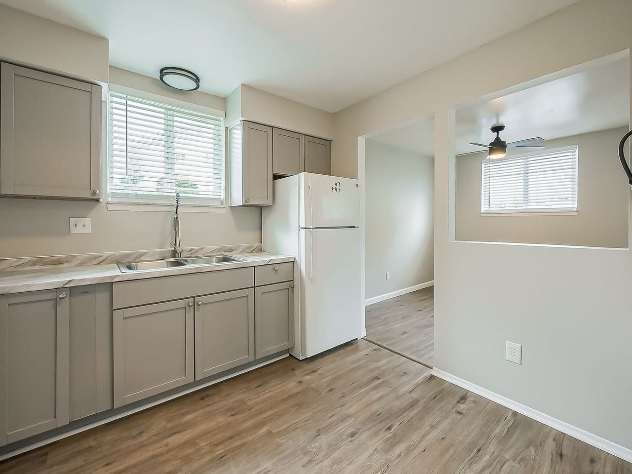 219 219 Summit Ridge Dr - Photo 3 of 26