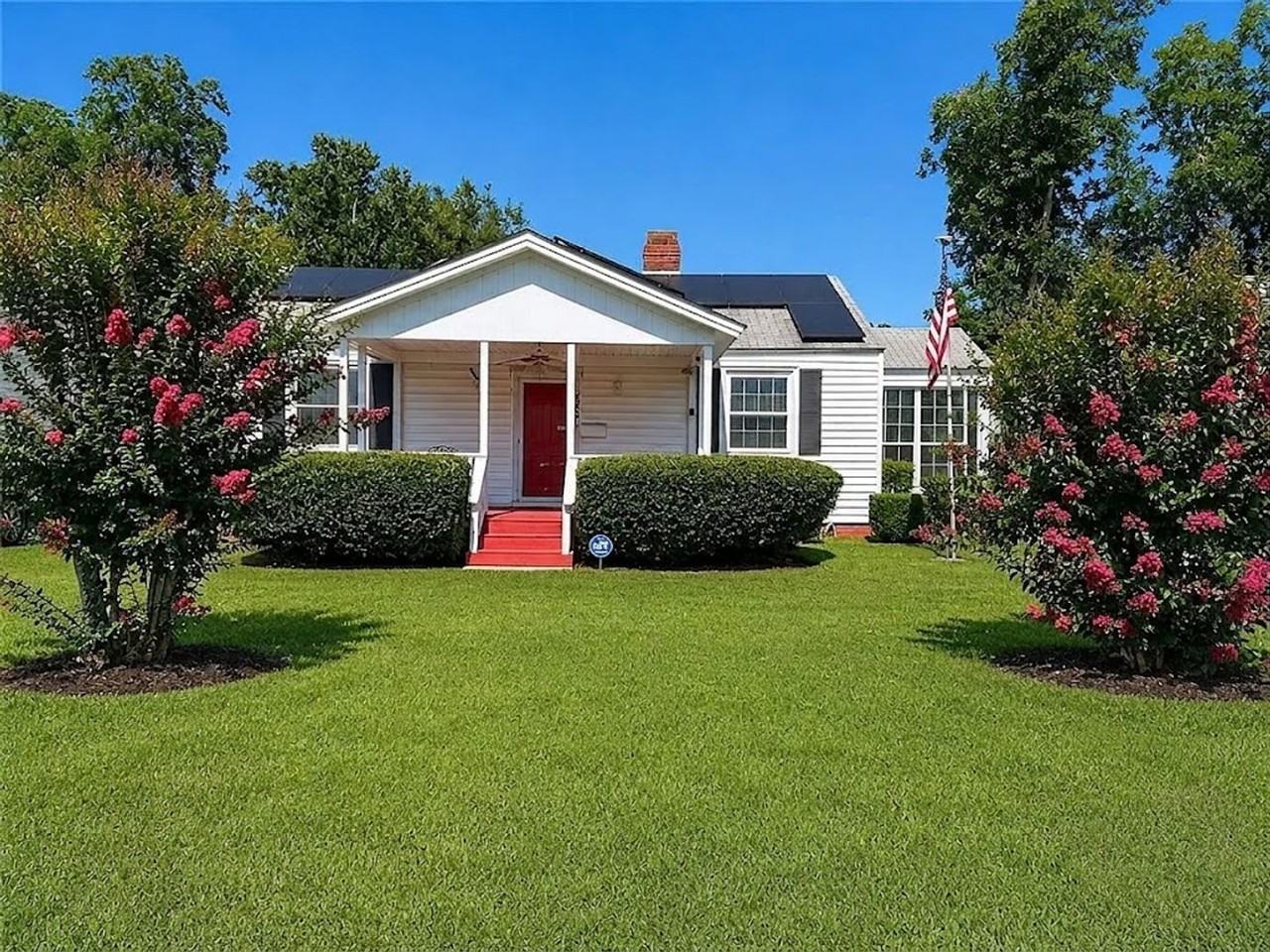 220 Turnberry St - Photo 2 of 2