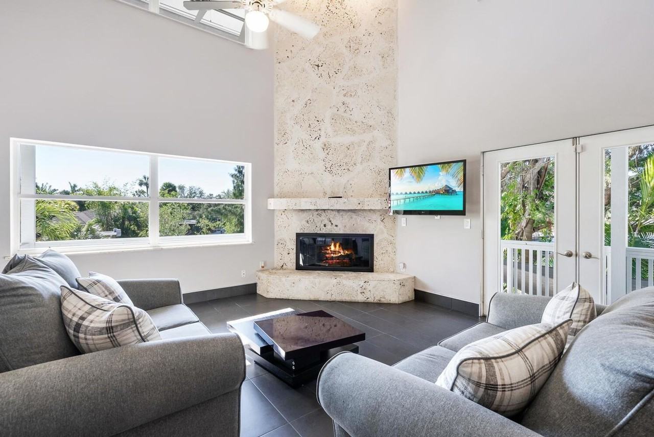 651 Avenida Del Norte - Photo 7 of 47