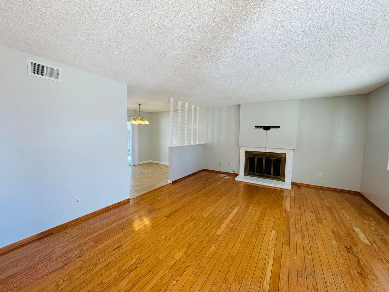 1204 Cardigan Ave - Photo 3 of 15