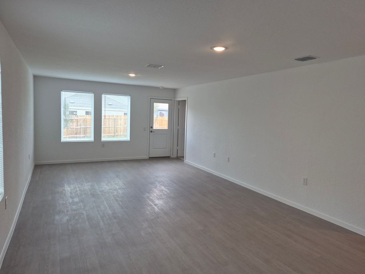10806 Milas Pl - Photo 3 of 34