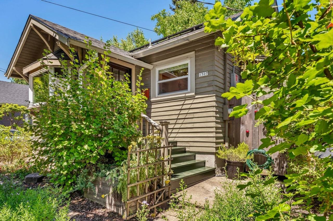 1507 N Watts St - Photo 2 of 30